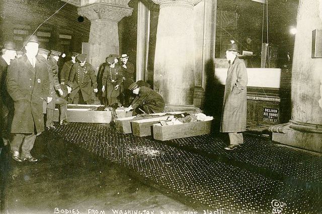 Removing bodies from the Triangle Shirtwaist Factory